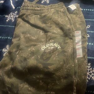 Old Navy mens Camouflage Joggers - Olive